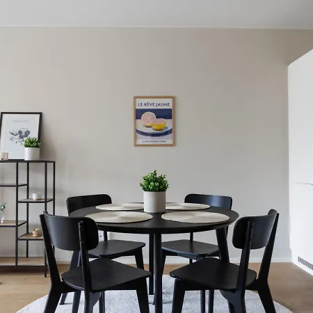 Fully Renovated 2-bedroom In Centrum * Lahti