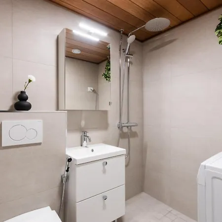 Huoneisto Fully Renovated 2-bedroom In Centrum