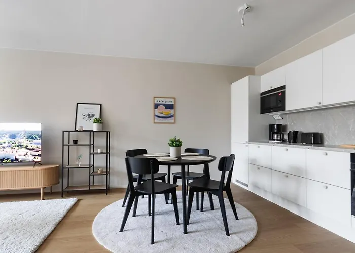 Fully Renovated 2-bedroom In Centrum *