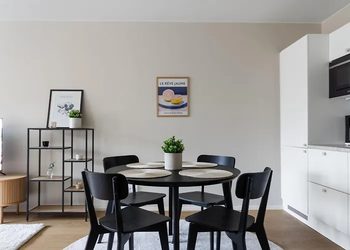 Fully Renovated 2-bedroom In Centrum * Lahti